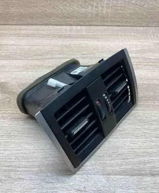 BMW 4 F32 F33 Rear air vent grill 9333675 9207330 933367502