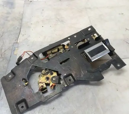 Chrysler Voyager Sliding door lock 4365271