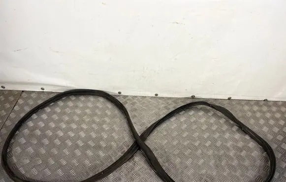 Alfa Romeo Stelvio Loading door rubber seal (on body) 