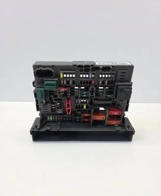 BMW X1 E84 Fuse module 17925000004 9119446 90406124