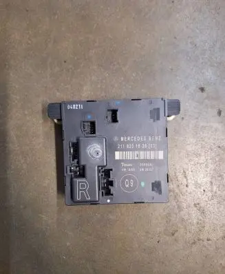 Mercedes-Benz E W211 Door control unit/module 2118201626 356806