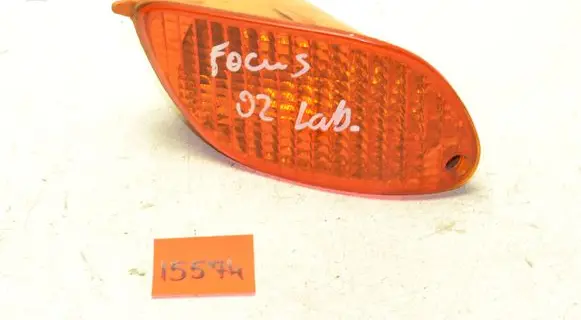 Ford Focus Front indicator light xs4113368a
