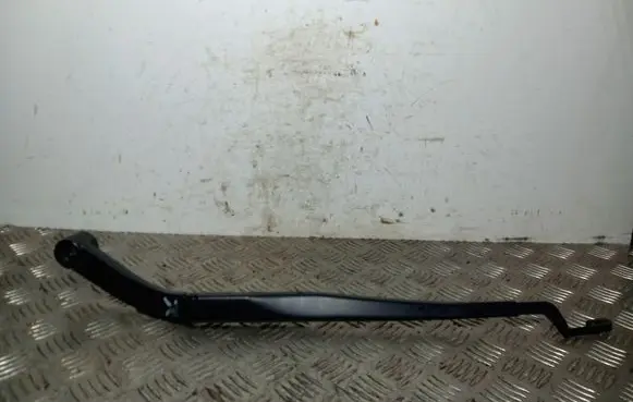Front wiper blade arm