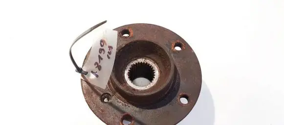 BMW 5 E39 Rear wheel hub