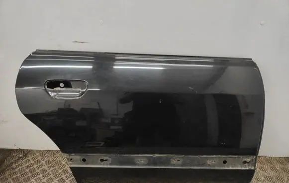 Audi A8 S8 D2 4D Rear door