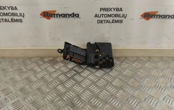 Mercedes-Benz E W211 Fuse box set A2115461341