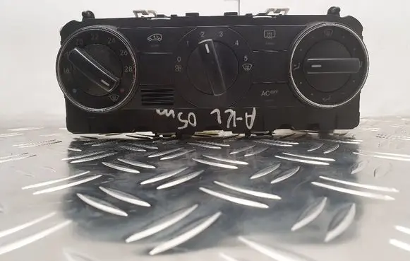Mercedes-Benz A W169 Climate control unit A1698300585