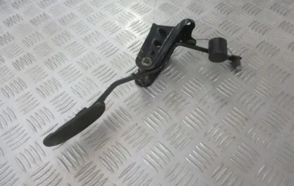 Toyota Yaris Accelerator throttle pedal