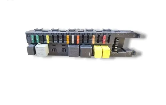 Mercedes-Benz C W203 SAM control unit 5DK008486-10 2095450101
