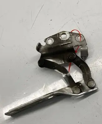 Volkswagen PASSAT B6 Engine bonnet/hood hinges 3AA823301