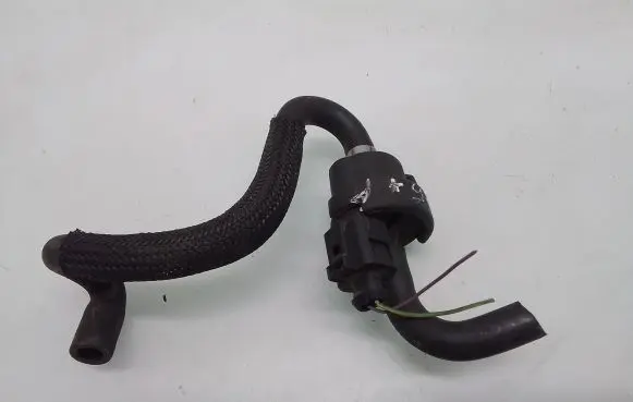 Volkswagen PASSAT B5.5 Vacuum valve 058133459F