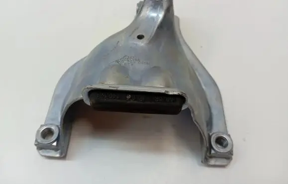 Porsche Macan (95B) Engine mounting bracket 8K0399060