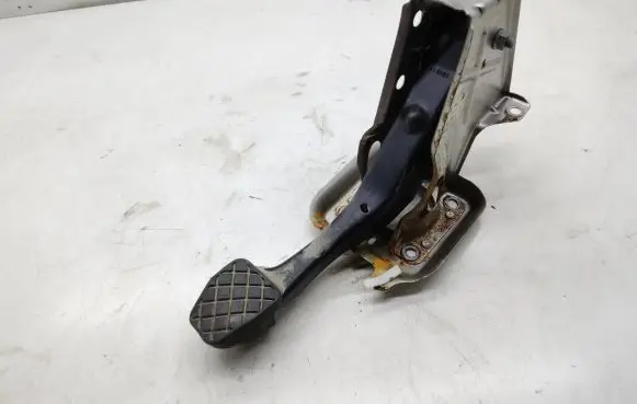 Volkswagen PASSAT B7 Brake pedal 1K1721117H