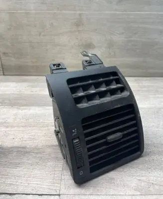 Volkswagen Touran I Dashboard side air vent grill/cover trim 1T0819704A