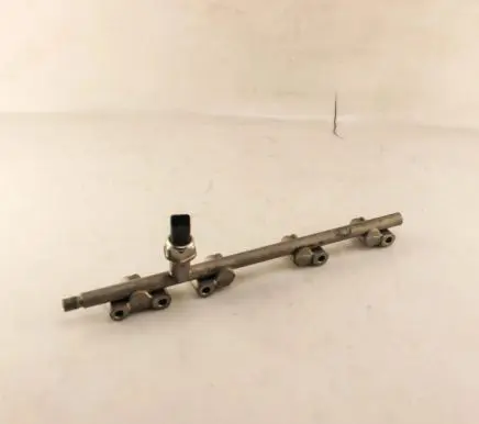 Fuel main line pipe