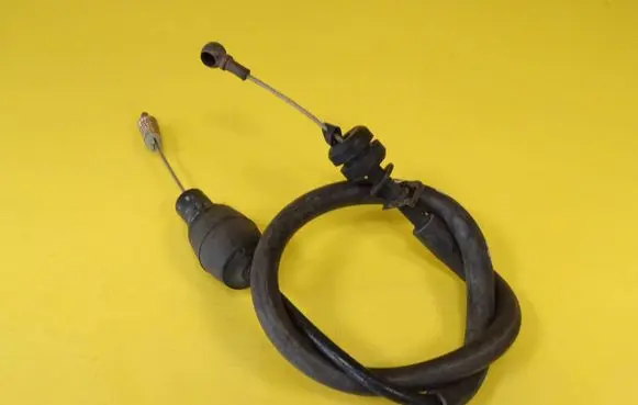 Opel Corsa B Throttle cable 90411031 90411031LB