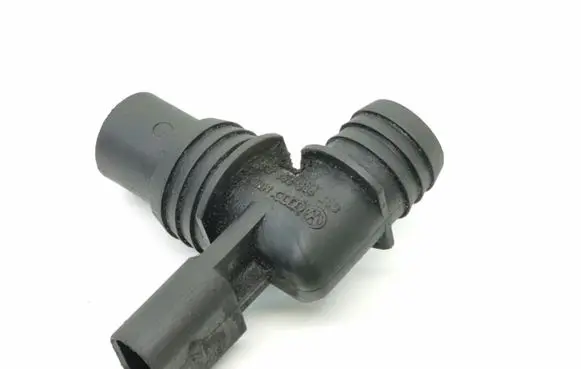 Volkswagen Transporter - Caravelle T5 Breather valve 037906391B