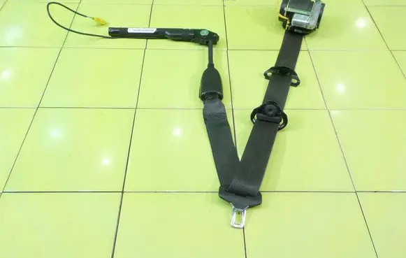 Chevrolet Orlando Front seatbelt 619668400A BEZPIECZENSTWA