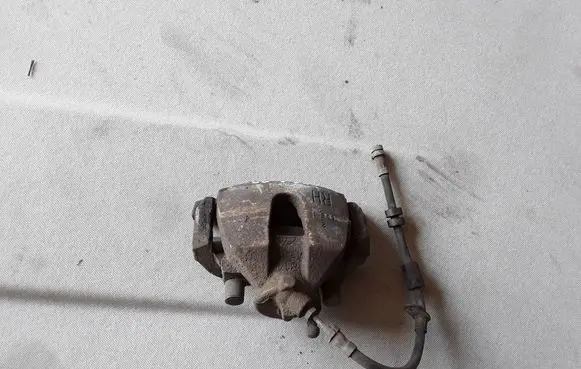Ford Focus Front brake caliper 1682875