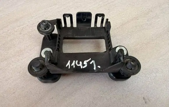 Volkswagen Touran III Distronic sensor bracket 7N0907704 11271015035