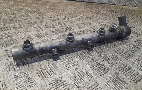 Volkswagen Touareg I Fuel main line pipe 059130090AB
