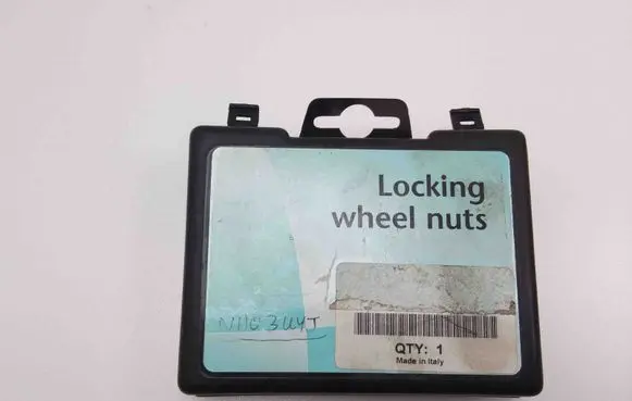 Toyota Corolla E120 E130 Nuts/bolts 