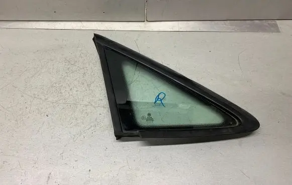 Volkswagen Touran I Front triangle window/glass 43R00048
