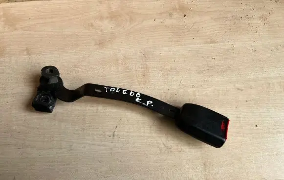Seat Toledo II (1M) Front seatbelt buckle 1J4858471
