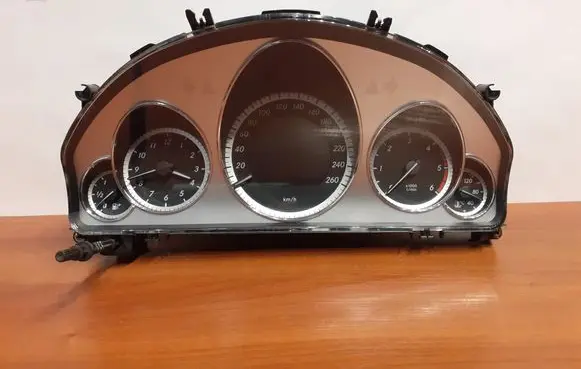Mercedes-Benz E A207 Speedometer (instrument cluster) 5310 A2C53376540