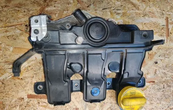 Renault Kadjar Other engine part 118302761R