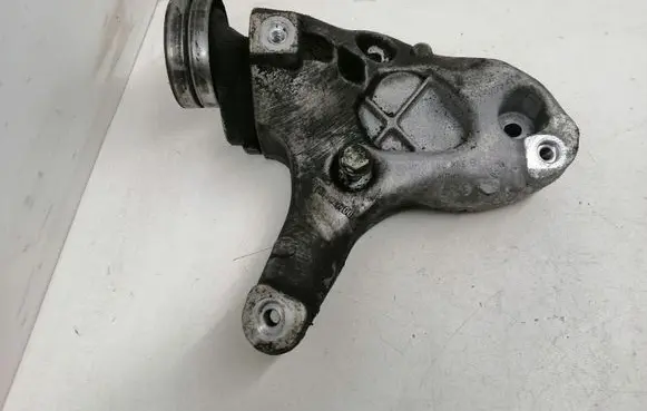 Volkswagen PASSAT B6 A/C compressor mount bracket 1K0260885 1K0260885B ENAC47100