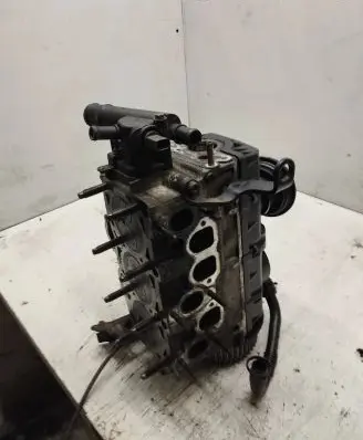 Volkswagen Polo V 6R Engine head 