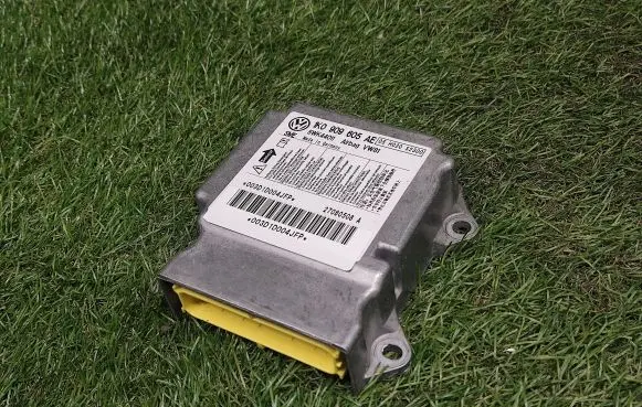 Volkswagen Scirocco Airbag control unit/module 1K0909605AE 5WK44011