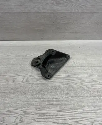 BMW 5 E60 E61 Engine mounting bracket 6769153 EN1706AC