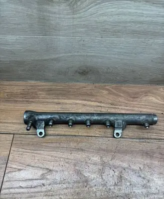 Volkswagen Golf VI Fuel main line pipe R03L125A