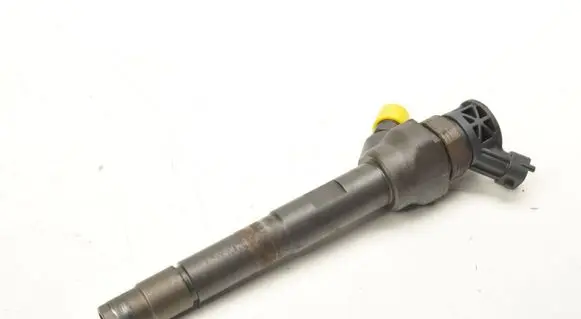 Jaguar XE Fuel injector G4D39K546AA