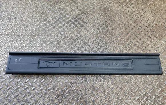 Ford Mustang VI Front sill trim cover FR3B6313222AHW