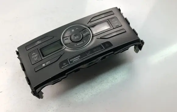 Toyota Auris 150 Interior fan control switch 5590002221