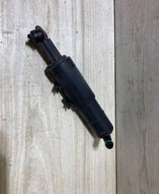 Mercedes-Benz C W204 Headlight washer spray nozzle A2048602747