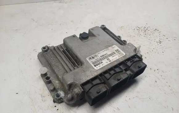 Ford Focus Engine control unit/module 4M5112A650NC 6M5112A650NC 0281011701