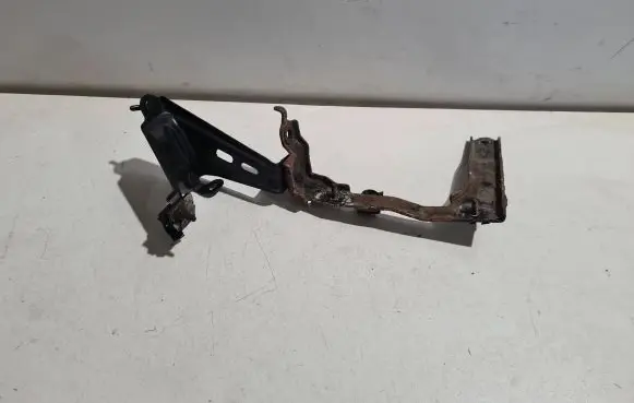 Lexus RX 450H Radiator mount bracket