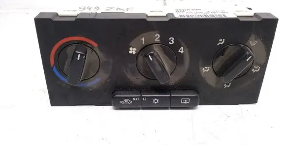 Opel Zafira A Climate control unit B5690 470130 B5690130