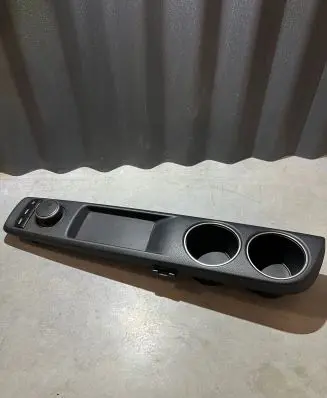 Cup holder front