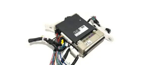 Toyota C-HR I Fuse module 63587132 40399