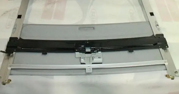 Mitsubishi Outlander Sunroof glass 