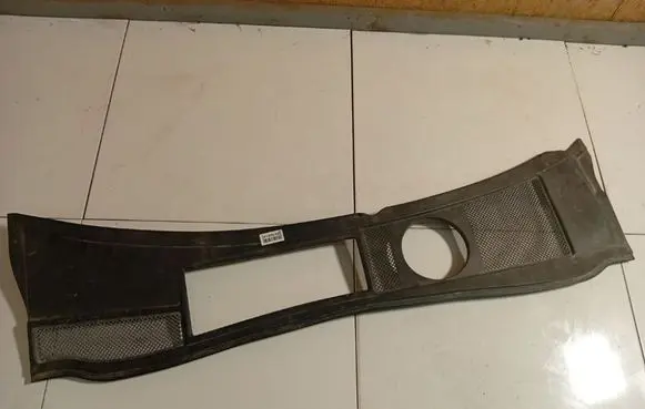 Audi A6 S6 C5 4B Wiper trim 4B1819417B