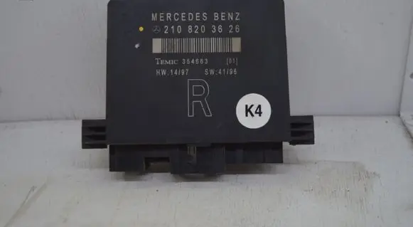 Mercedes-Benz E W210 Door control unit/module 2108203626