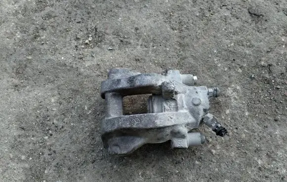 Mercedes-Benz E W211 Rear brake caliper
