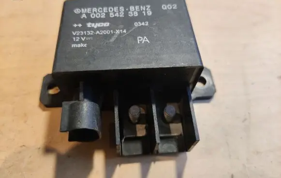 Mercedes-Benz E W211 Charging relay A0025423819