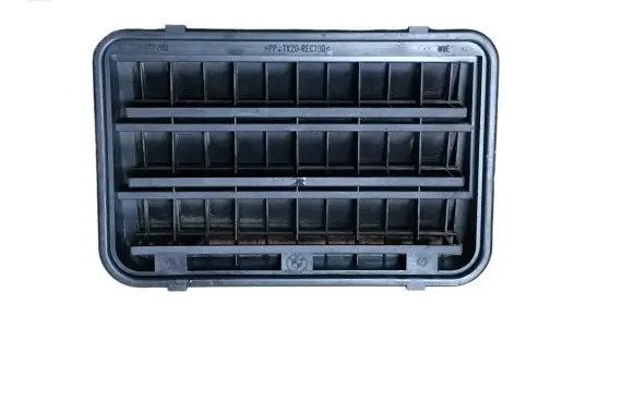 BMW X6 E71 Quarter panel pressure vent 64228377280